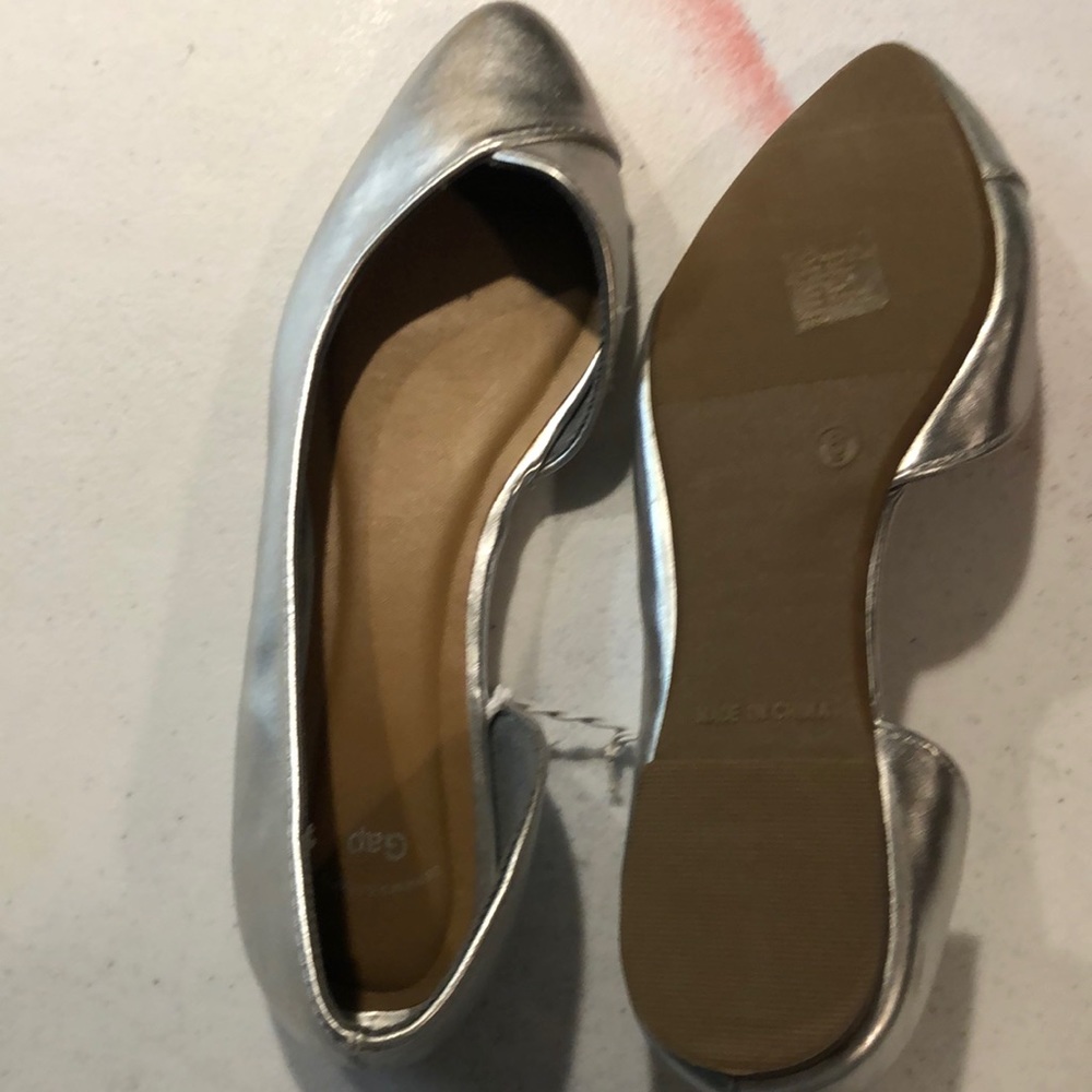 Flats - Picture 2 of 3